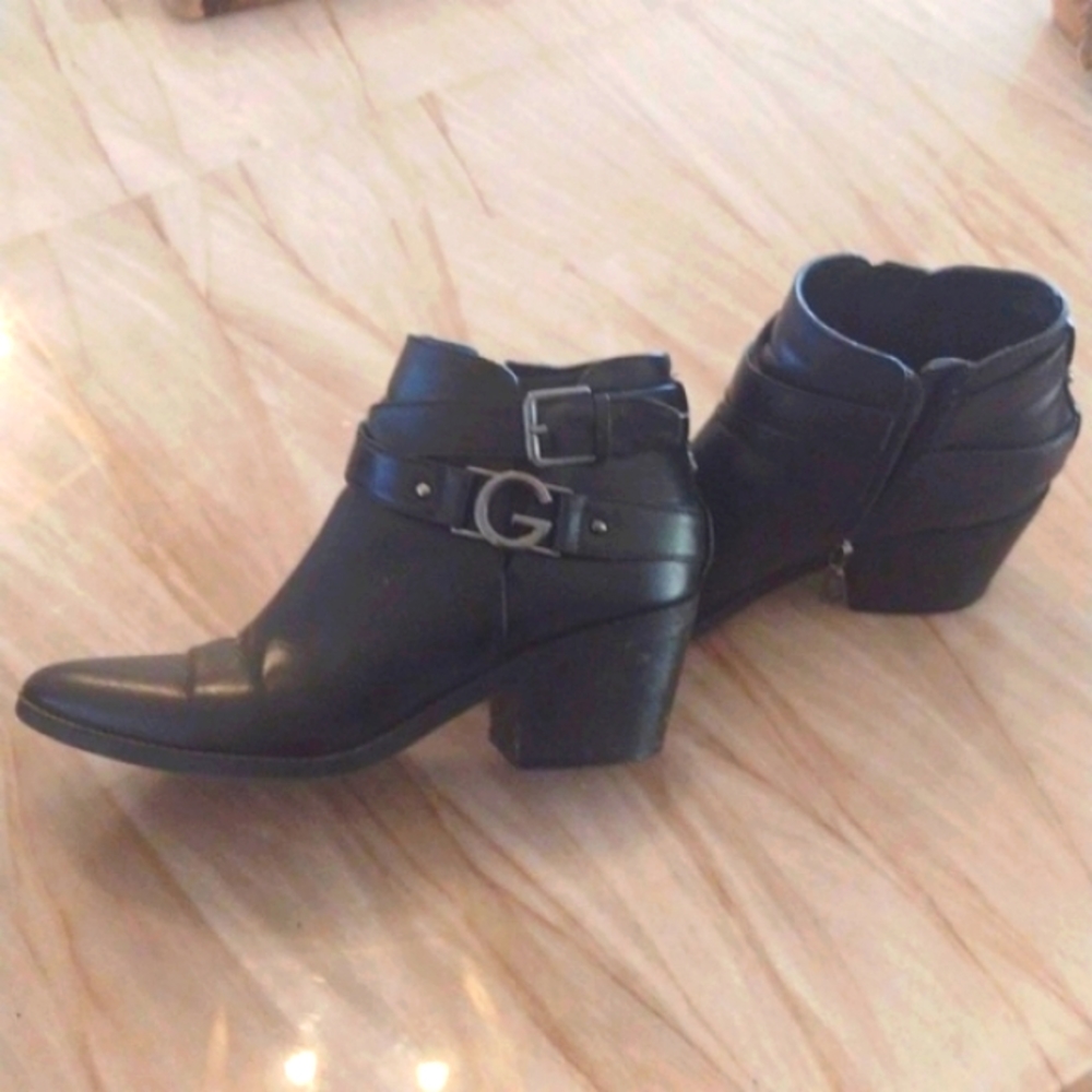 Black booties Guess